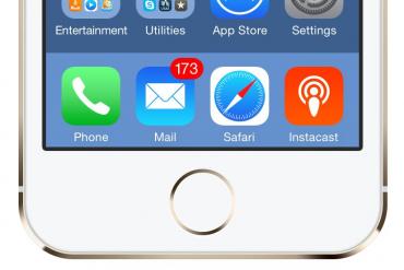 Vì sao người dùng iPhone nên vô hiệu hóa ứng dụng Mail ngay và chuyển sang Gmail?